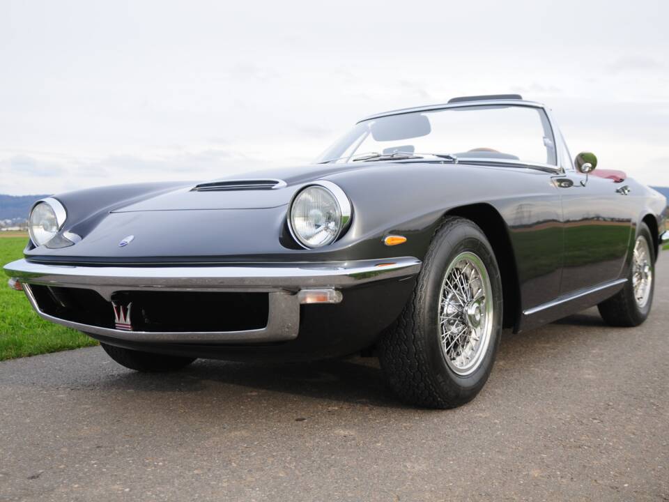 Image 2/37 de Maserati Mistral 4000 Spyder (1967)