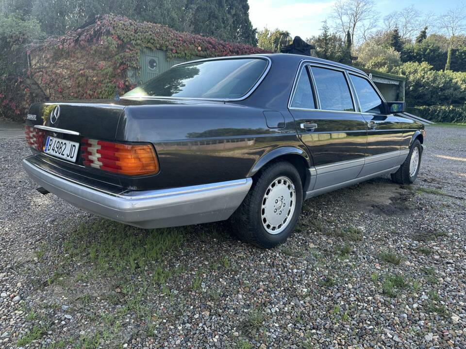 Bild 8/8 von Mercedes-Benz 560 SEL (1988)