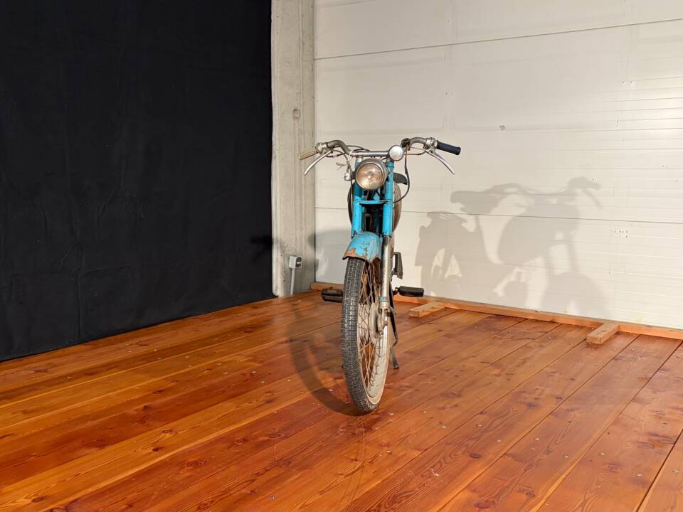 Image 3/17 of HMW 50 (1960)