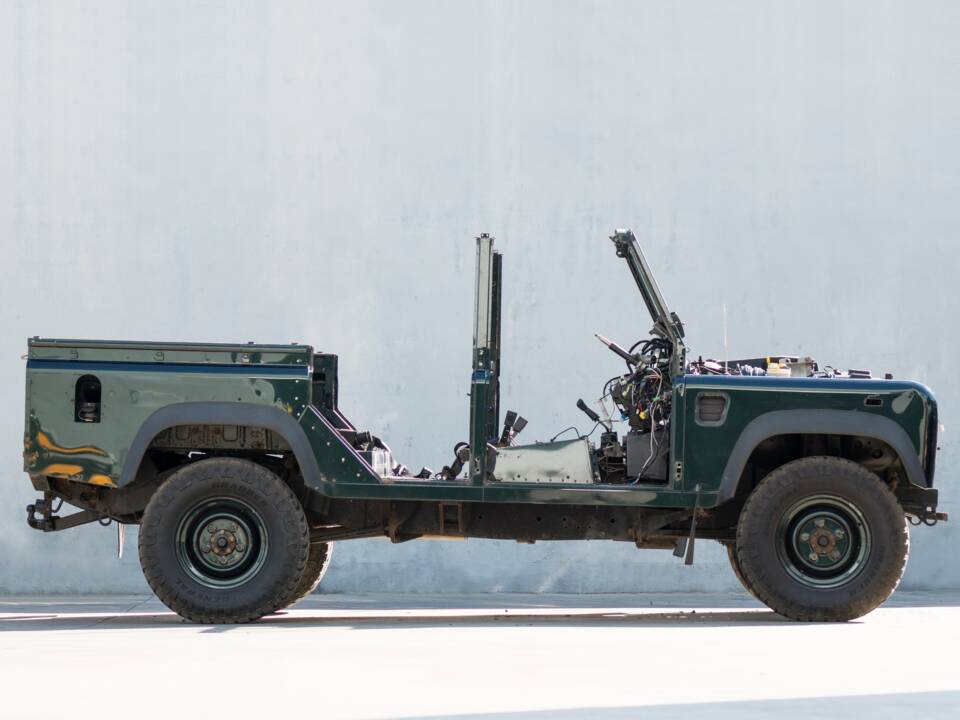 Bild 14/100 von Land Rover Defender 110 (2014)