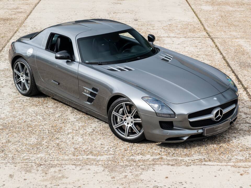 Image 1/32 of Mercedes-Benz SLS AMG (2011)