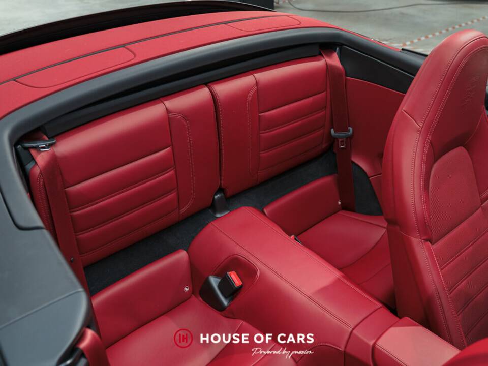 Image 19/25 of Porsche 911 Carrera 4 GTS (2022)