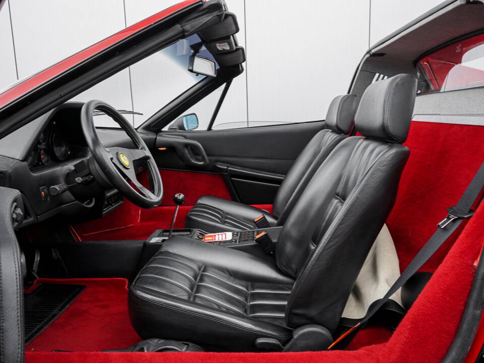 Image 29/30 of Ferrari 328 GTS (1989)