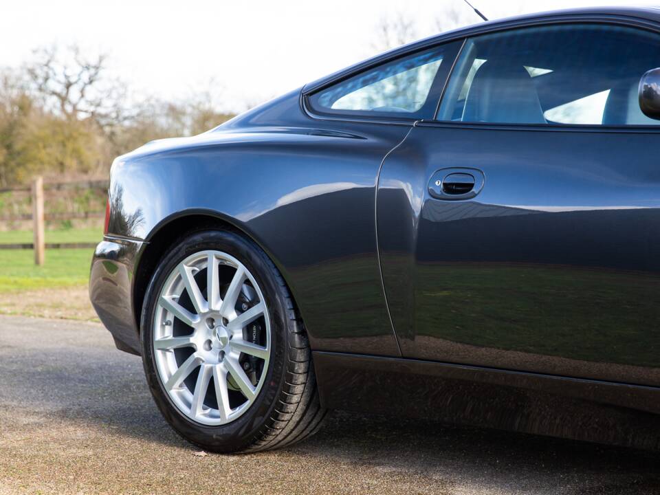 Image 34/92 of Aston Martin V12 Vanquish S (2007)