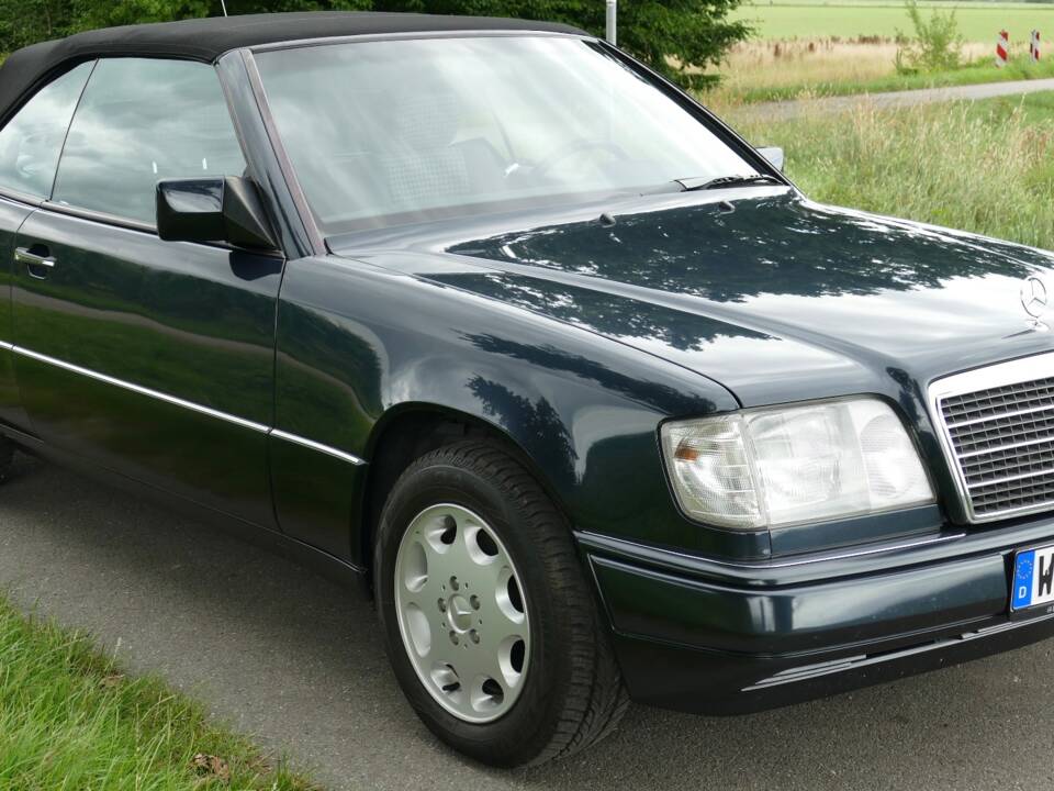 Bild 1/15 von Mercedes-Benz E 200 (1996)