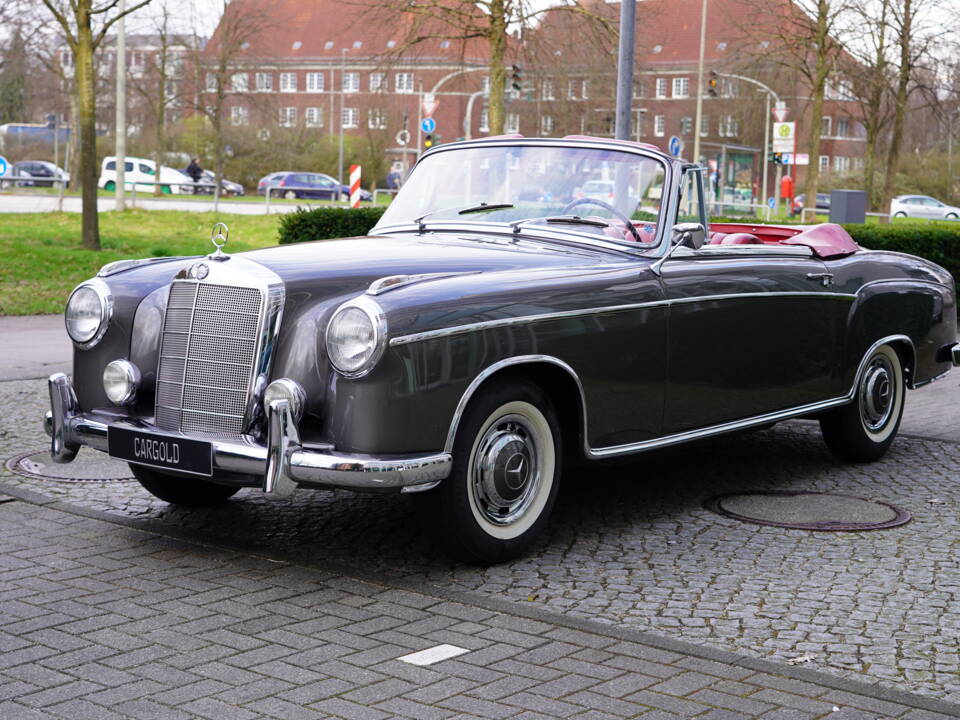 Image 9/40 of Mercedes-Benz 220 SE (1960)
