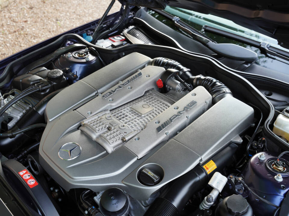 Image 28/50 of Mercedes-Benz SL 55 AMG (2006)