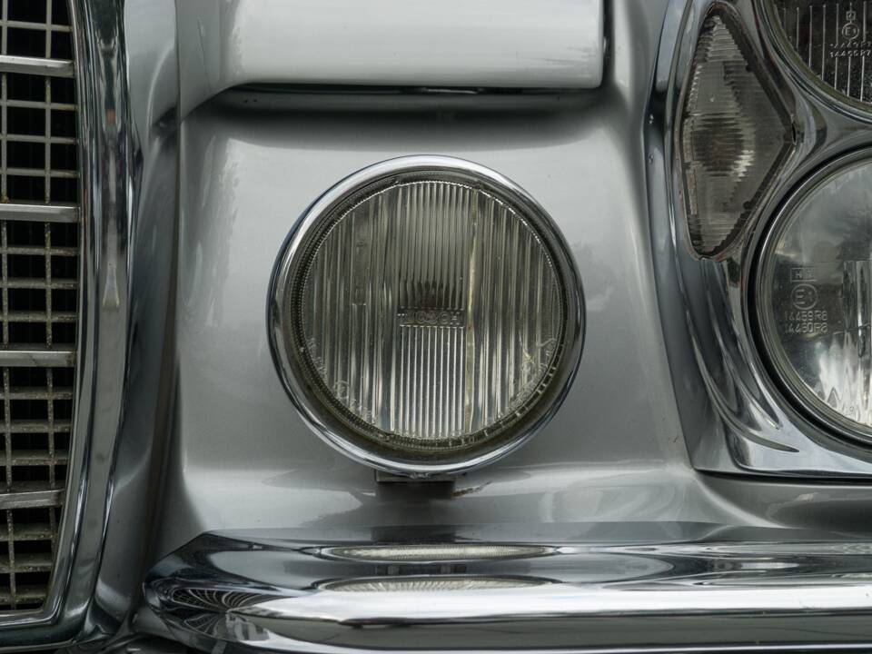 Image 31/95 of Mercedes-Benz 280 SE 3,5 (1970)