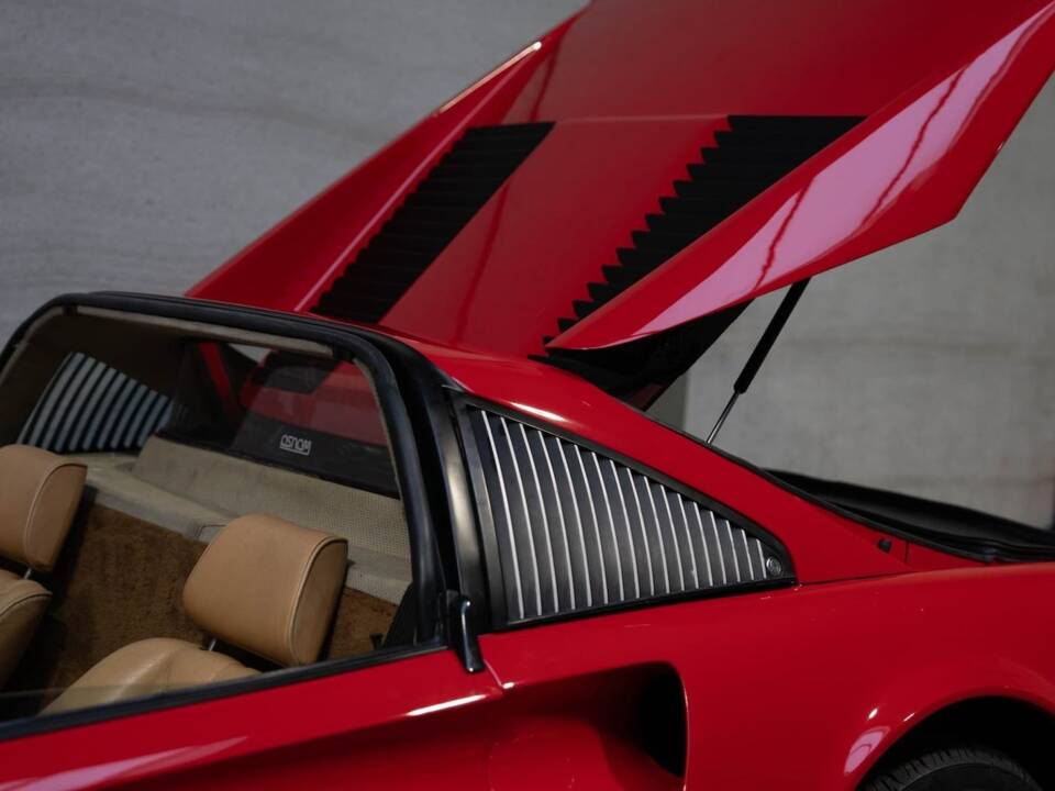 Bild 14/85 von Ferrari 308 GTSi Quattrovalvole (1985)