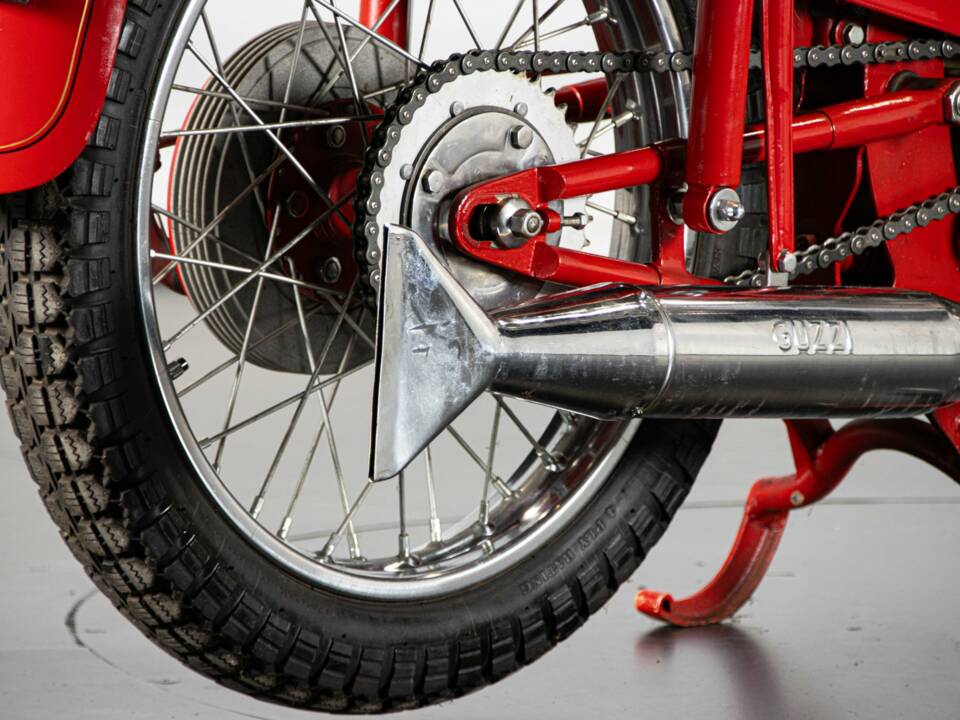 Imagen 21/50 de Moto Guzzi DUMMY (1952)