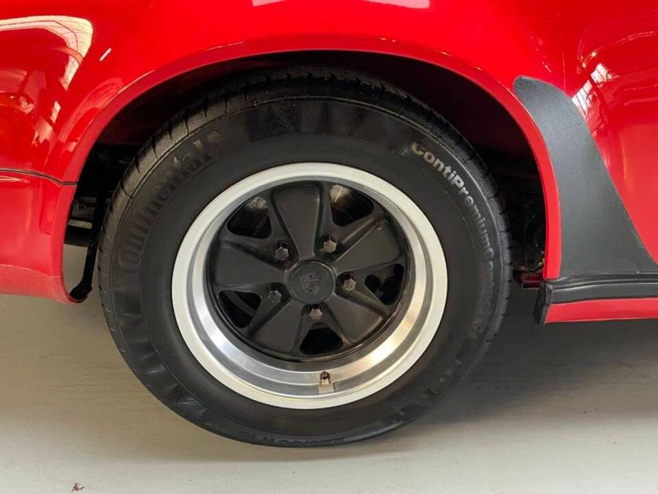 Image 40/50 of Porsche 911 Carrera 3.2 (1987)