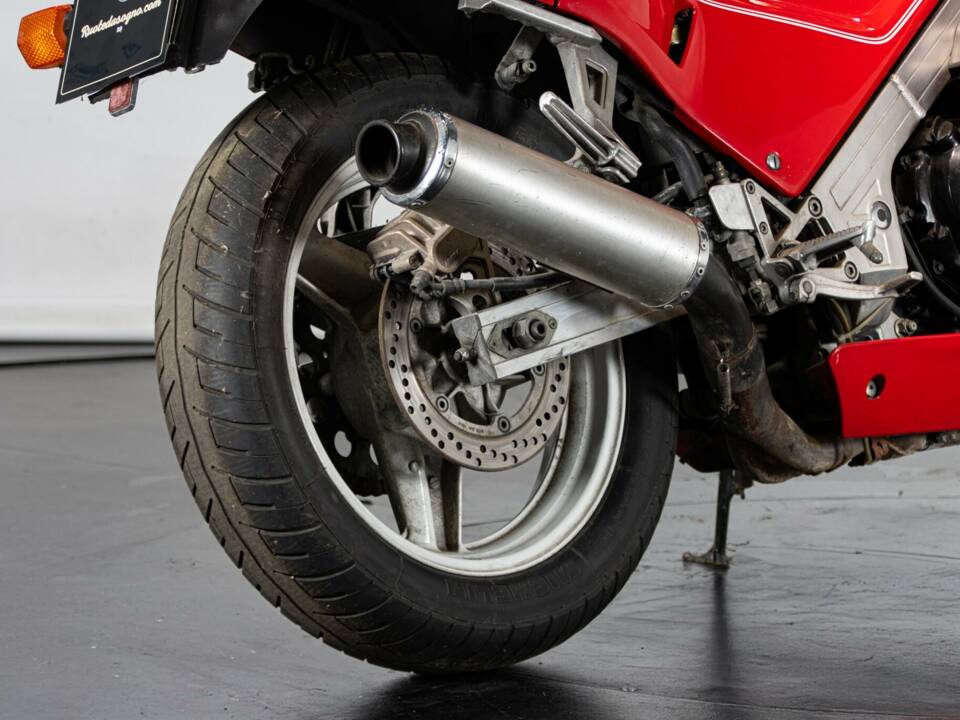 Bild 34/50 von Honda DUMMY (1988)