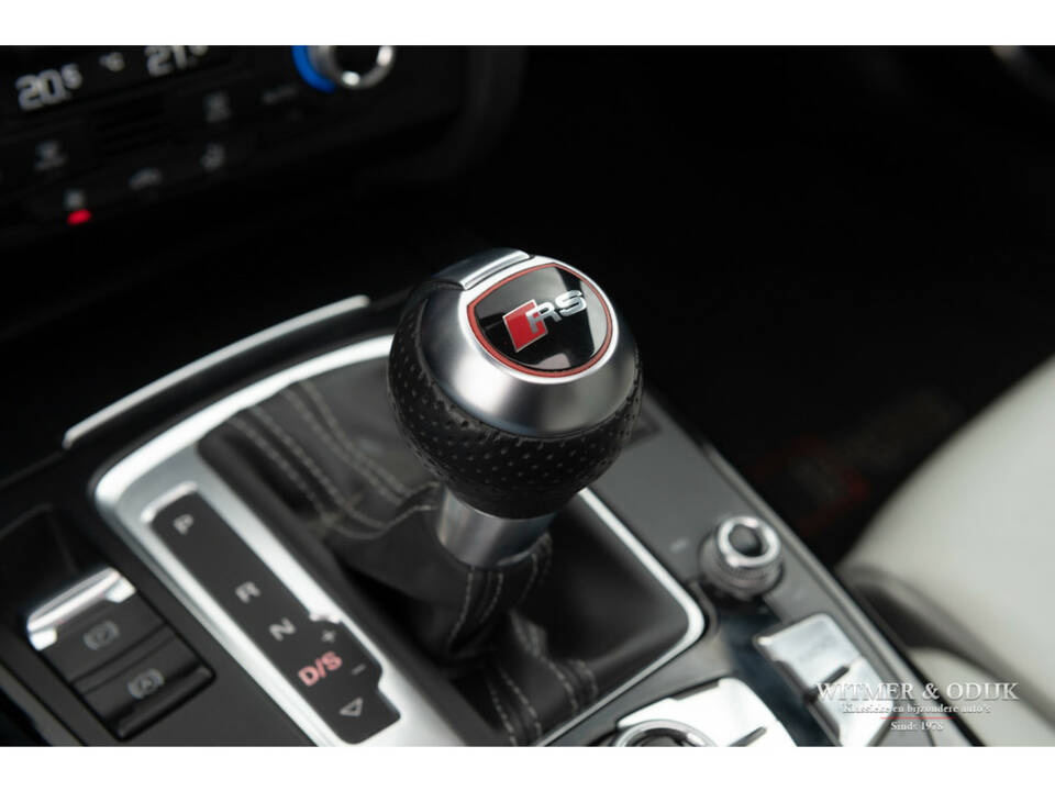 Image 23/32 of Audi RS4 Avant (2014)
