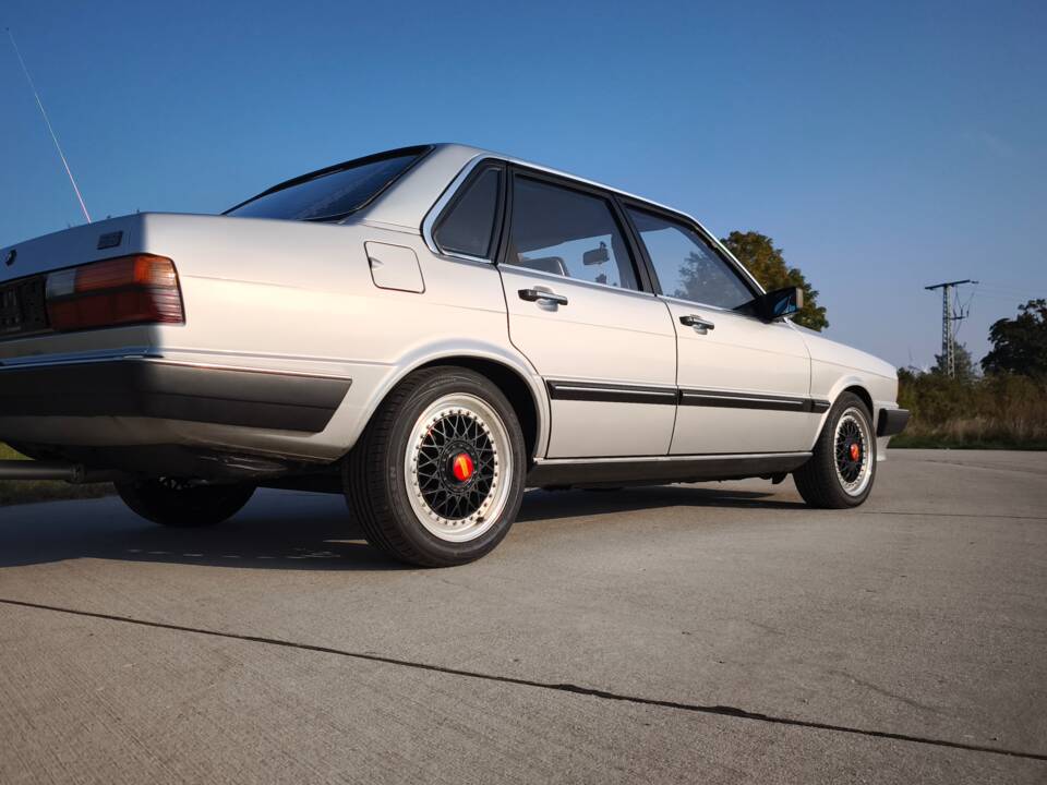 Image 55/94 de Audi 80 CD 5S (1982)