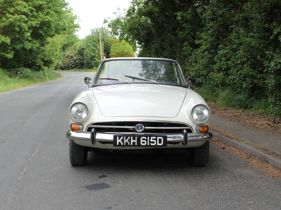 Image 2/23 of Sunbeam Alpine Mk V (1966)