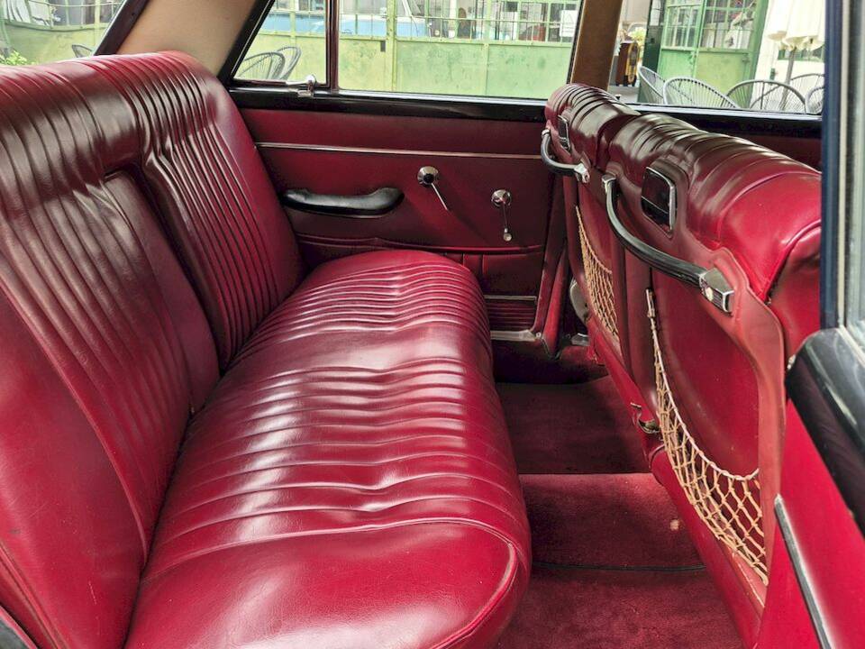 Bild 34/47 von FIAT 2300 (1961)