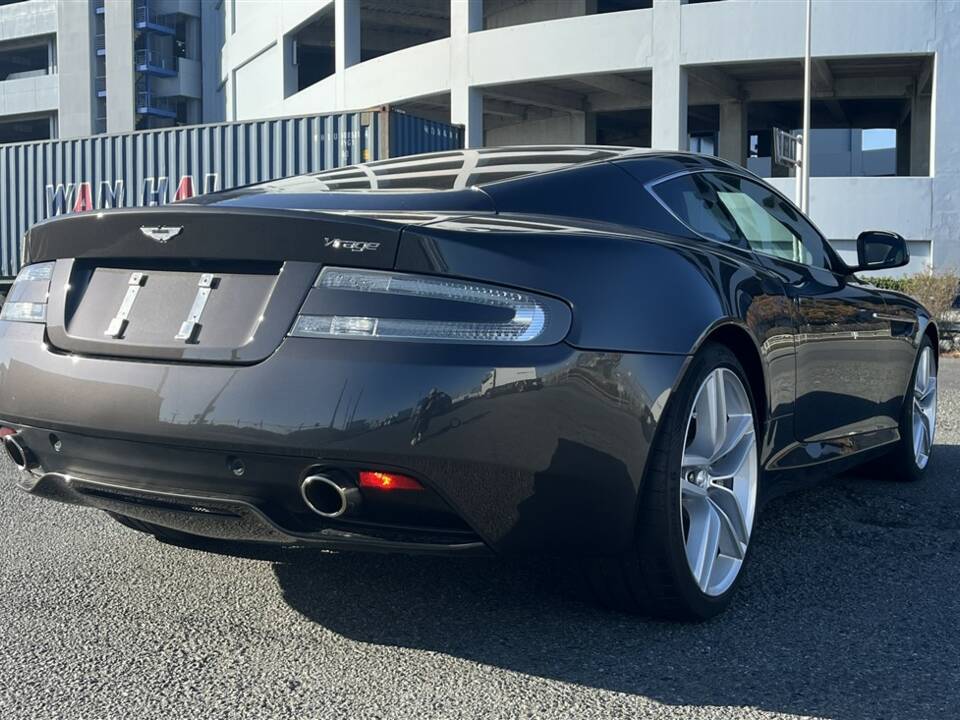 Image 5/44 of Aston Martin Virage (2011)