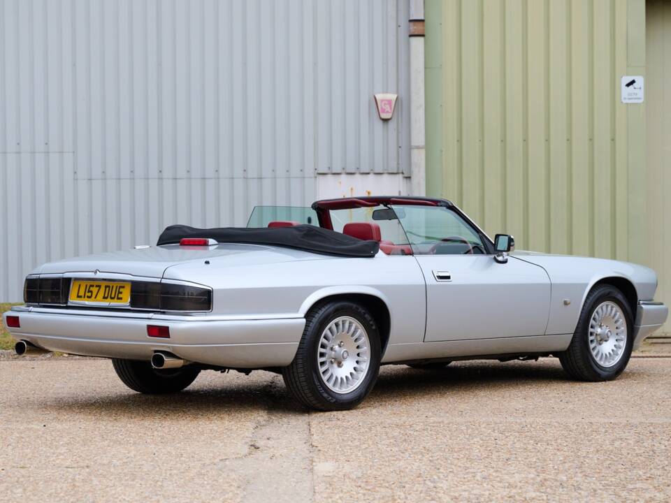 Image 3/50 of Jaguar XJS 6.0 (1993)