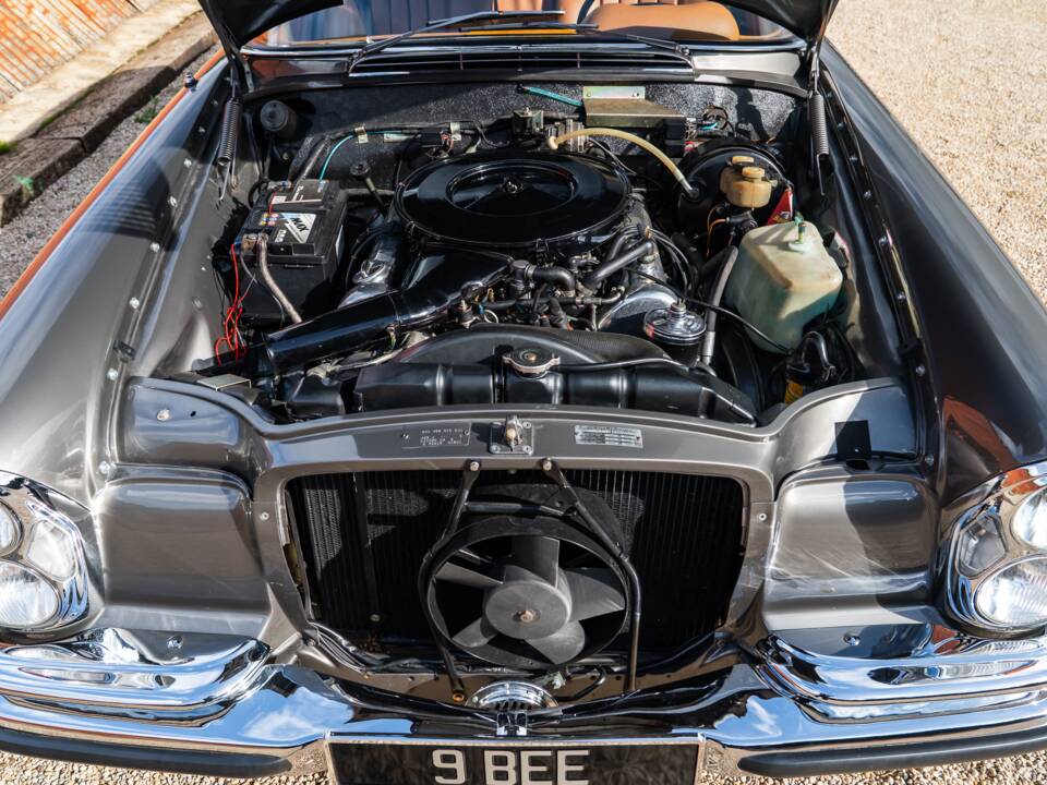 Image 32/37 of Mercedes-Benz 280 SE 3,5 (1970)
