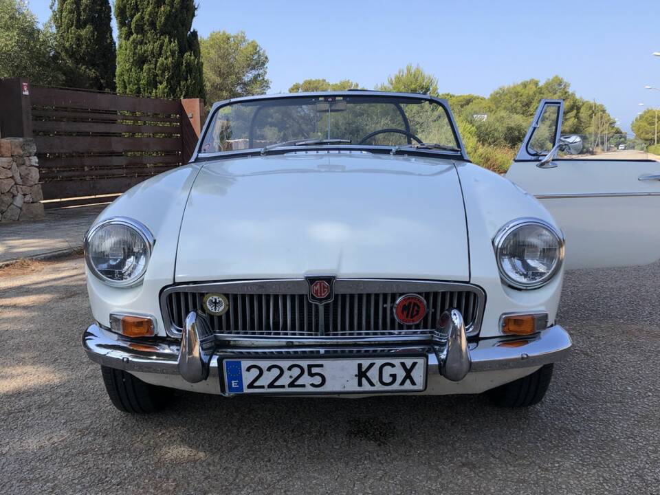Image 3/7 de MG MGB (1964)