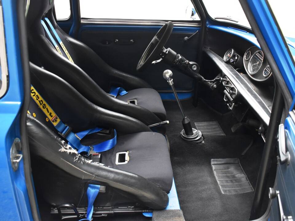 Image 18/32 of Mini 1275 GT (1977)