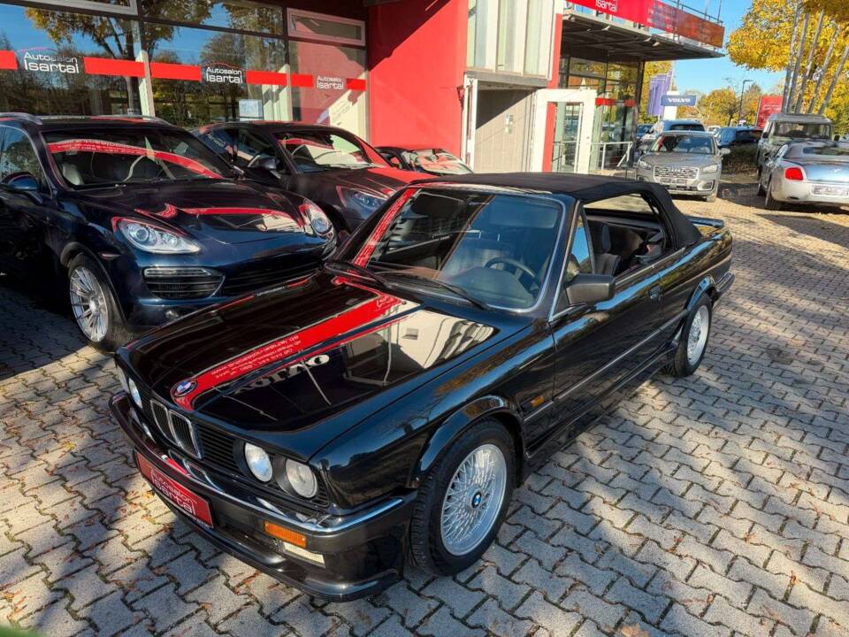 Bild 23/28 von BMW 320i (1988)