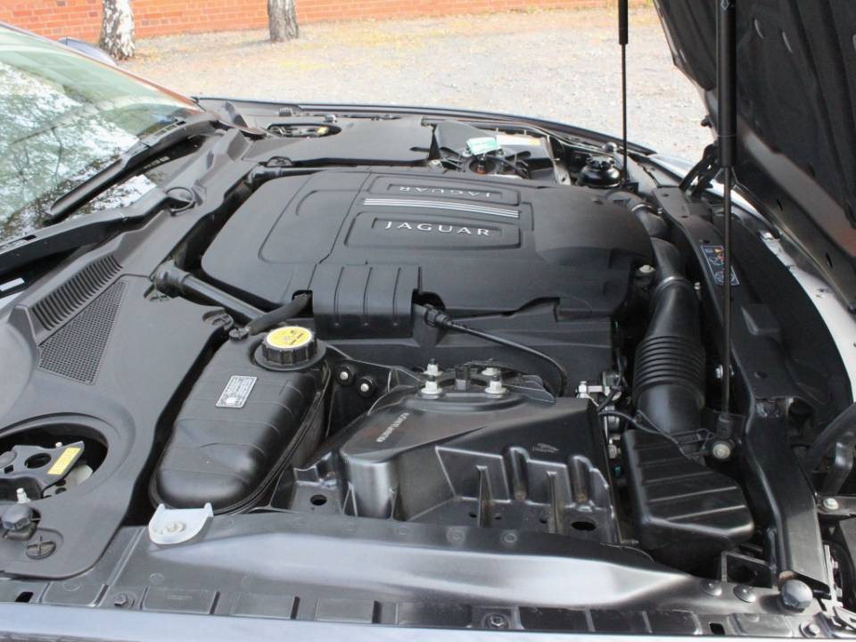 Image 11/23 of Jaguar XK (2011)