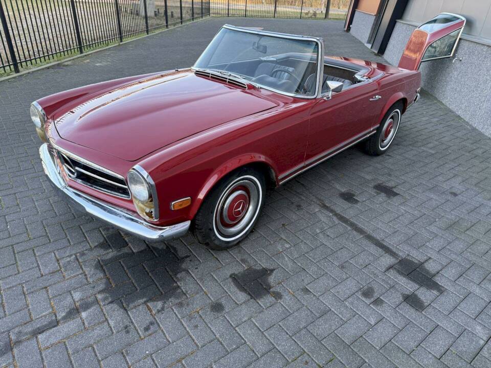 Image 3/36 of Mercedes-Benz 250 SL (1968)