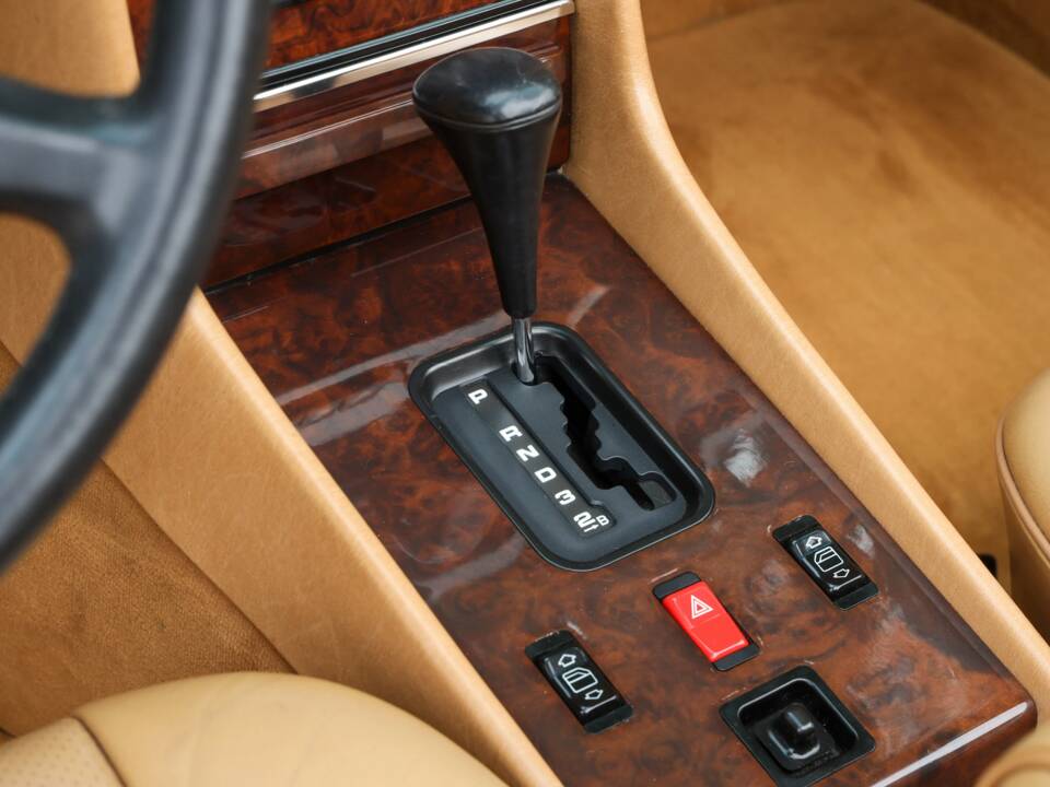 Image 21/50 de Mercedes-Benz 560 SL (1988)