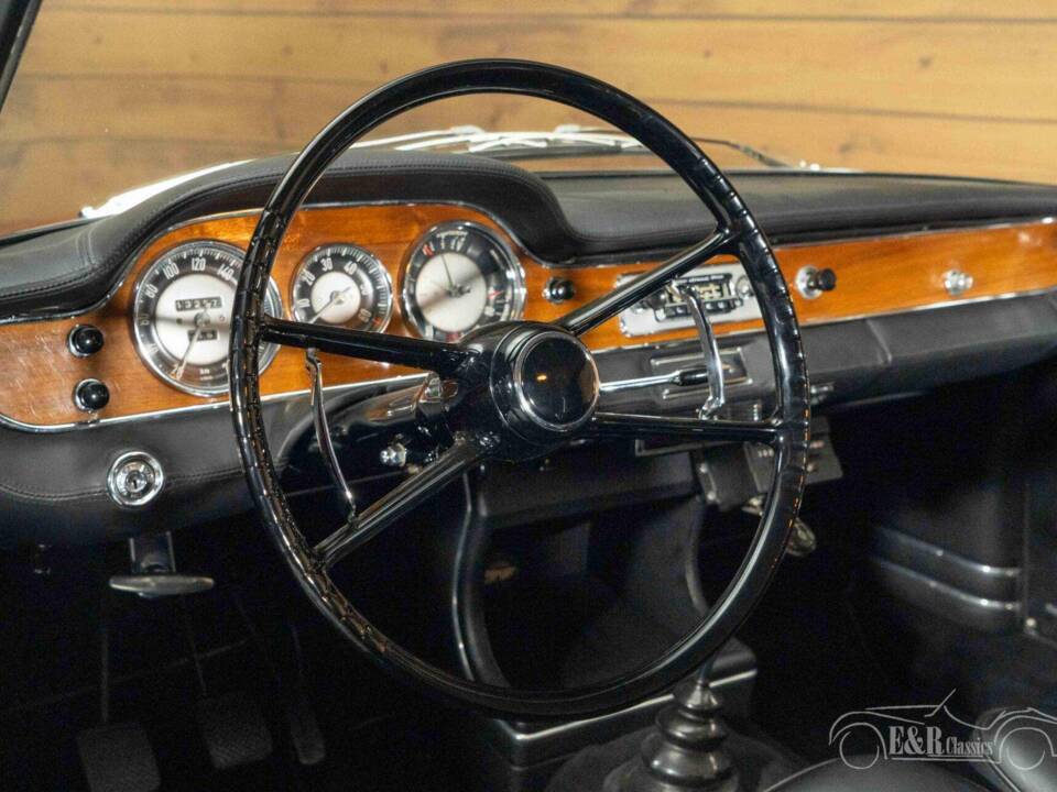 Image 11/19 of BMW 3200 CS (1965)