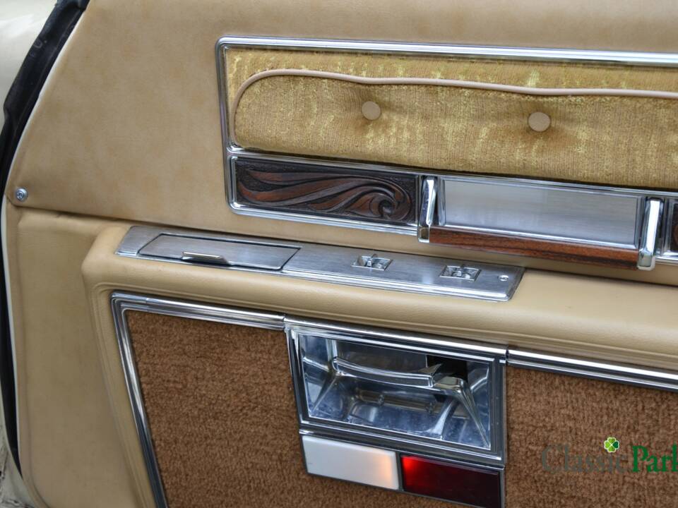 Bild 23/50 von Buick Electra 225 Hardtop (1976)