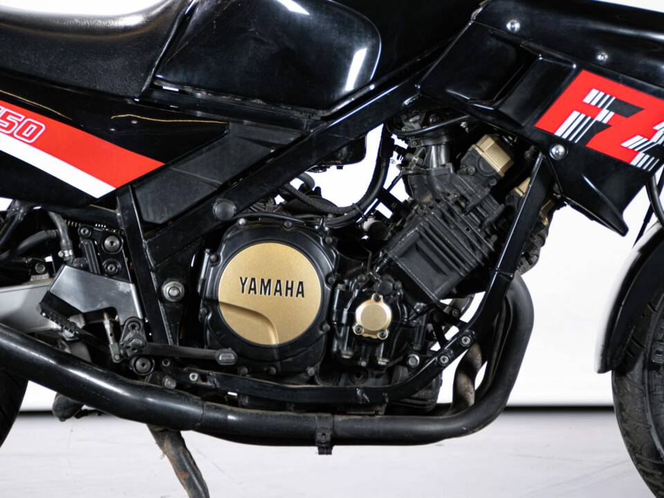 Image 26/50 of Yamaha FZ 750 (1986)