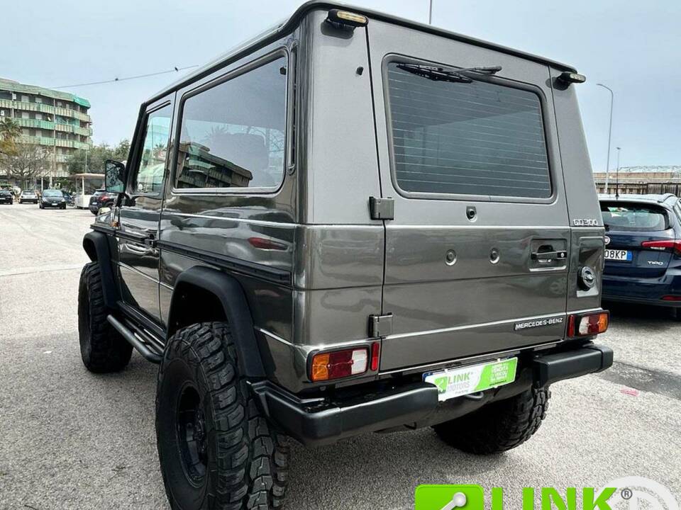 Image 6/10 of Mercedes-Benz 300 GD (SWB) (1980)
