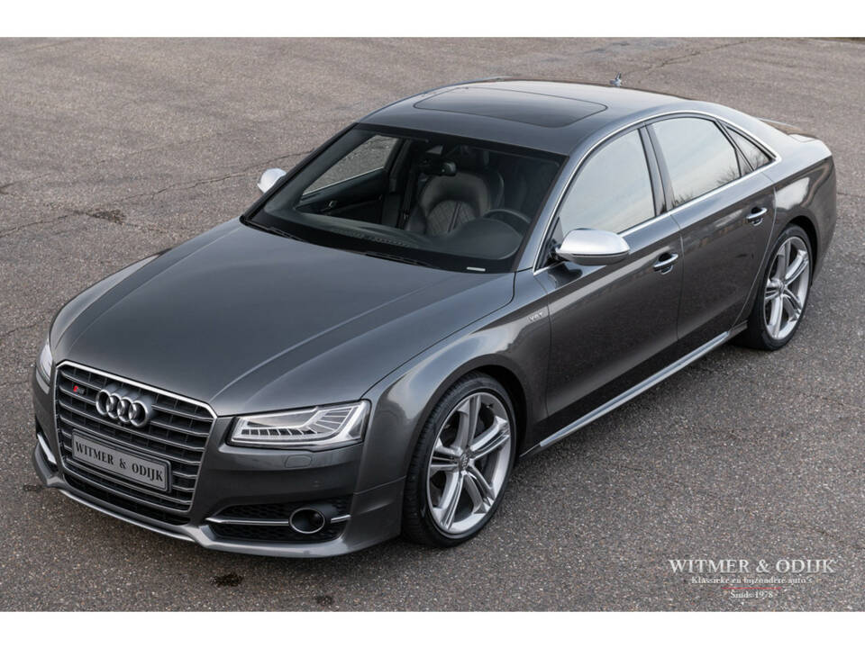 Image 2/36 de Audi S8 4.0 TFSI (2016)