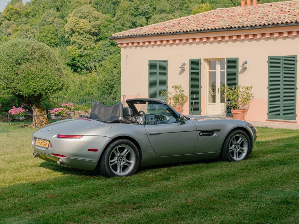 Image 87/185 of BMW Z8 (2001)