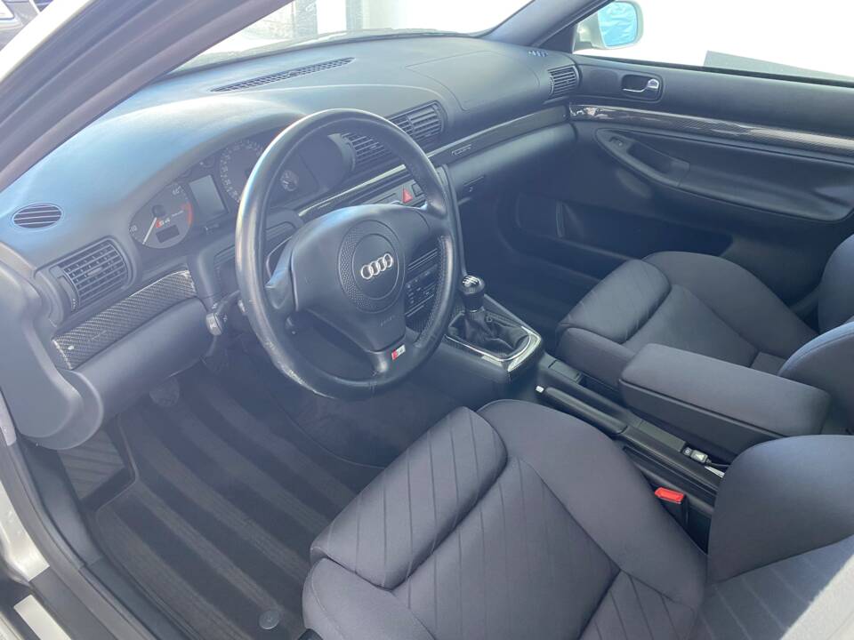 Image 44/50 of Audi S4 Avant (2001)