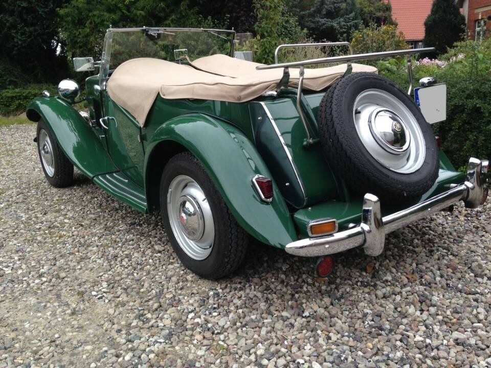 Imagen 2/16 de MG TD (1950)
