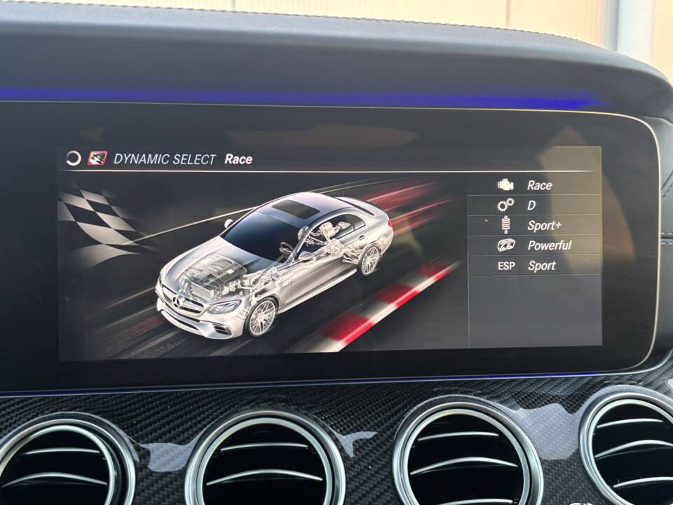 Bild 33/47 von Mercedes-Benz AMG E 63 S 4MATIC+ (2018)
