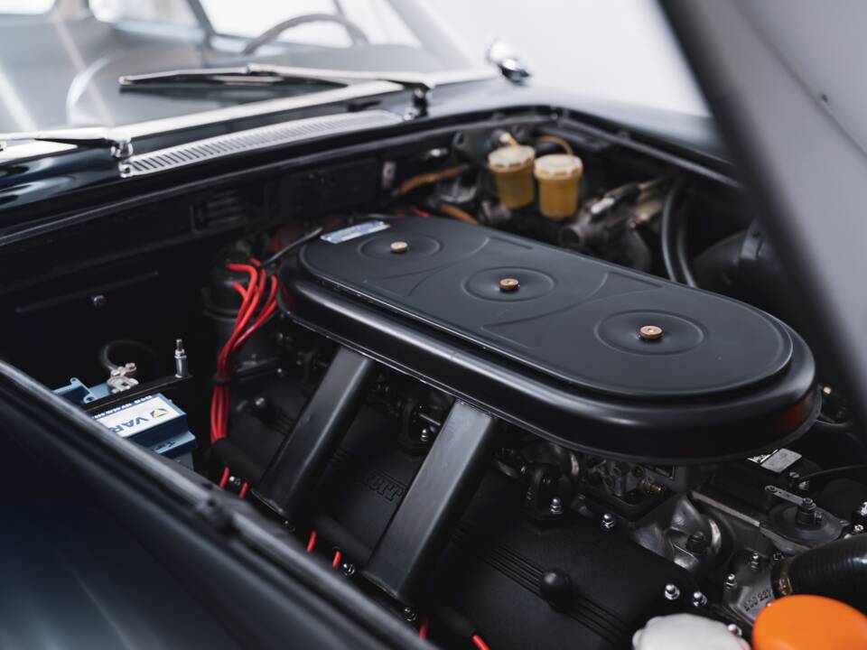Image 62/100 of Ferrari 330 GT 2+2 (1965)