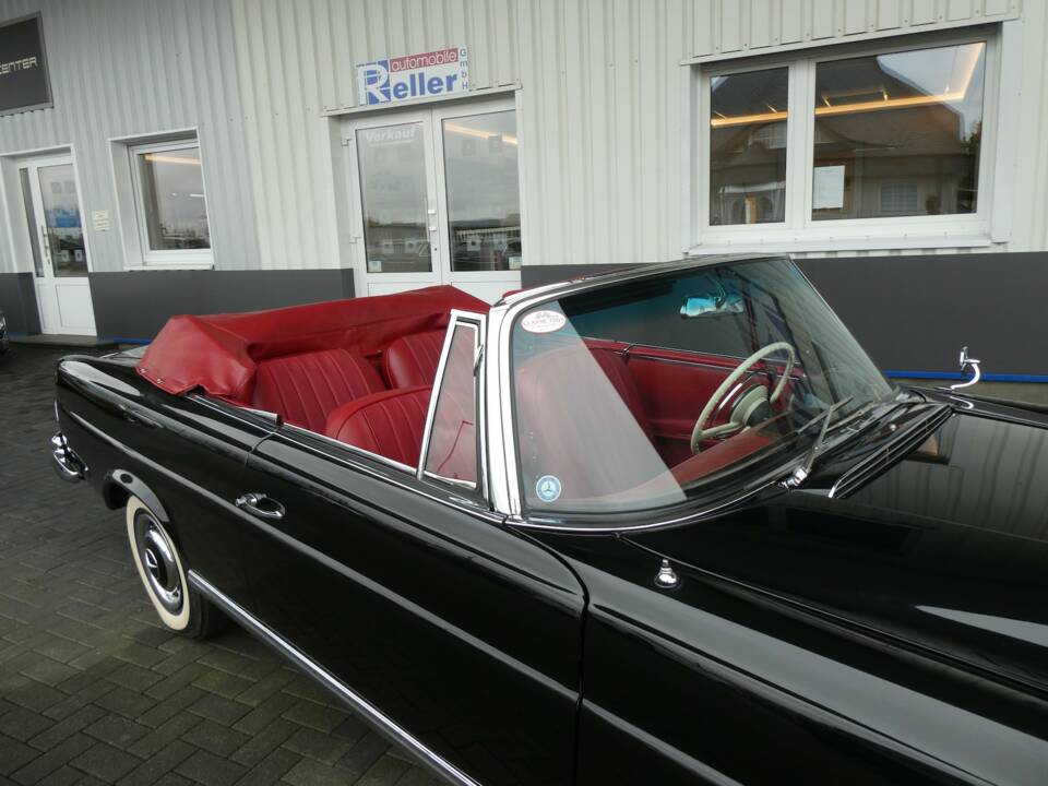 Imagen 23/26 de Mercedes-Benz 220 SE b (1963)