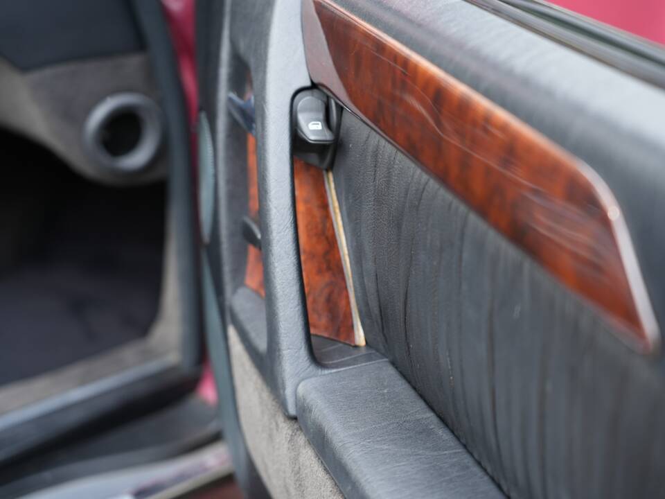 Image 57/95 of Mercedes-Benz 300 SL (1993)