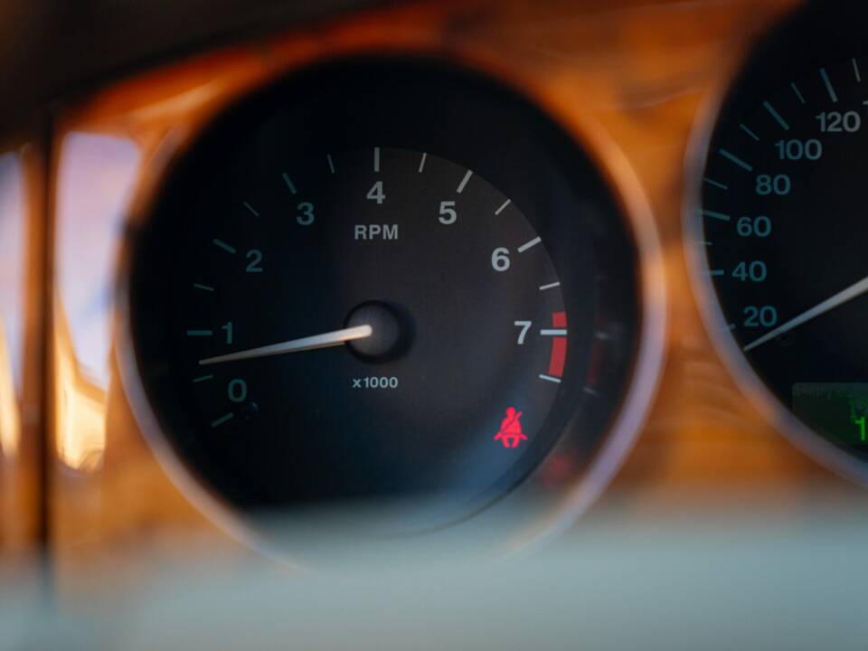 Image 41/50 of Jaguar XK8 4.0 (1998)