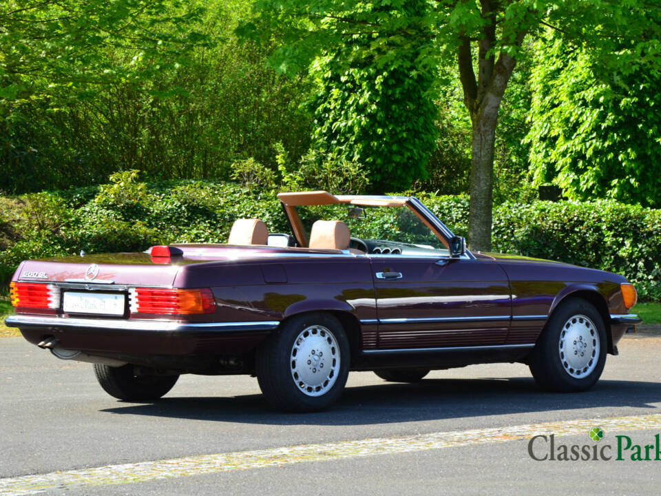 Image 4/50 of Mercedes-Benz 560 SL (1987)