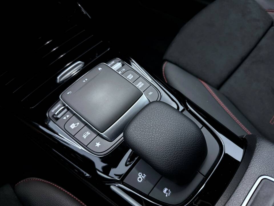 Bild 28/30 von Mercedes-Benz A 35 AMG 4MATIC (2021)