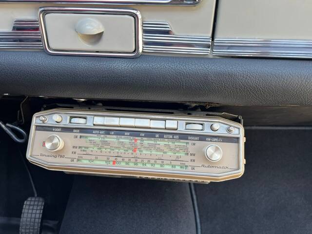 Bild 17/29 von Peugeot 403 (1959)