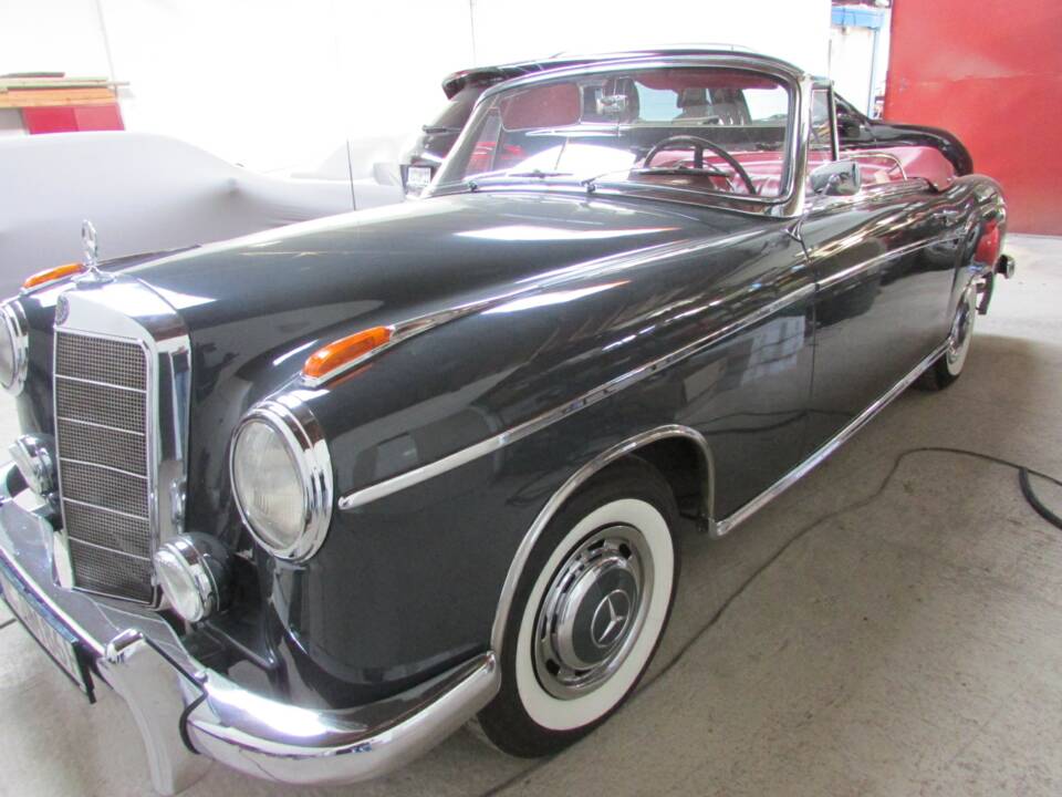 Bild 38/73 von Mercedes-Benz 220 S Cabriolet (1957)
