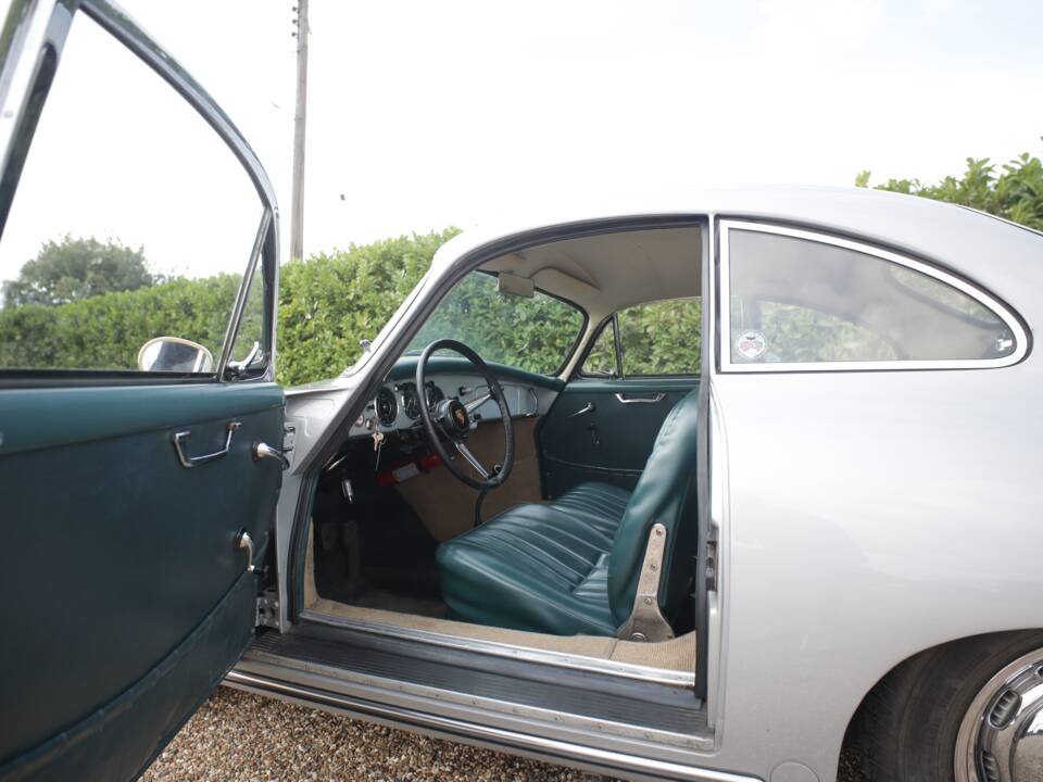 Image 48/50 de Porsche 356 B 1600 Super (1961)