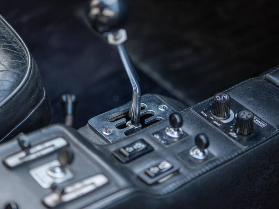 Image 37/50 of Ferrari 512 BB (1980)
