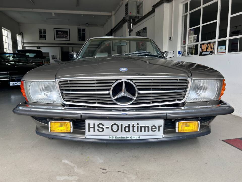 Image 1/37 of Mercedes-Benz 560 SL (1986)