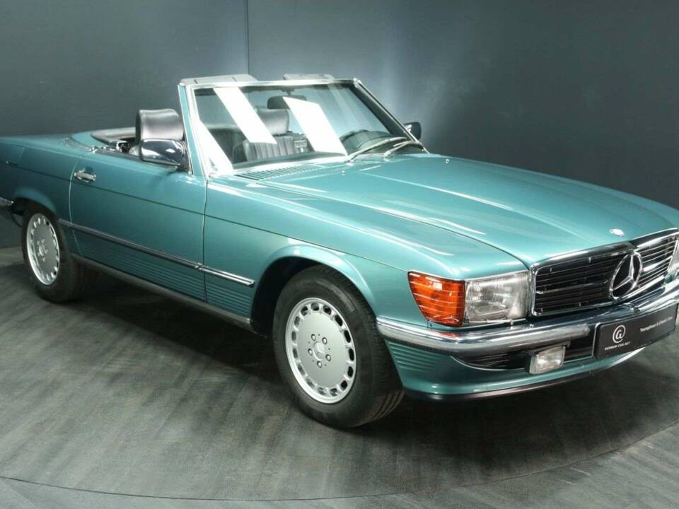 Imagen 8/29 de Mercedes-Benz 420 SL (1986)